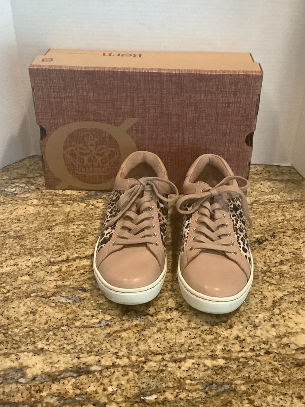 Born SUR Blush and animal print casual sneaker. 9.5M leather